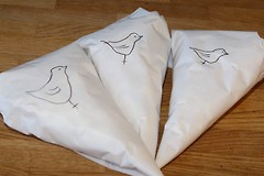 Matpakker til fugler, kremmerhus av matpapir