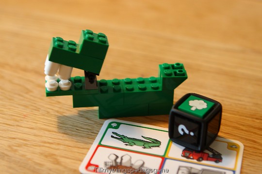 Her er det bygger en Creationary lego-krokodille