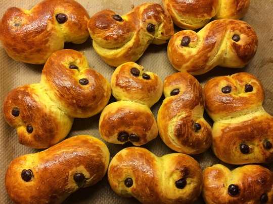 Masse safranduftene lussekatter