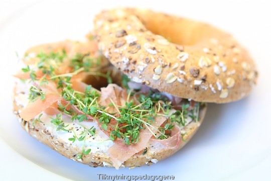 Bagles med snøfrisk, spekeskinke pg karse, påskemat