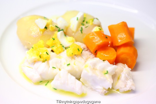 Familiemidag med torsk, poteter og gulr��tter