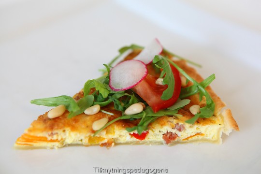 Pai med bacon og gr��nnsaker