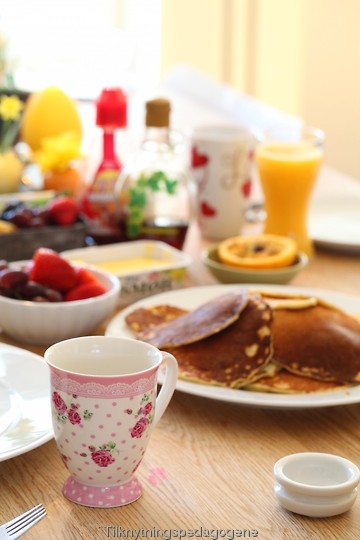 P��skefrokost med pannekaker