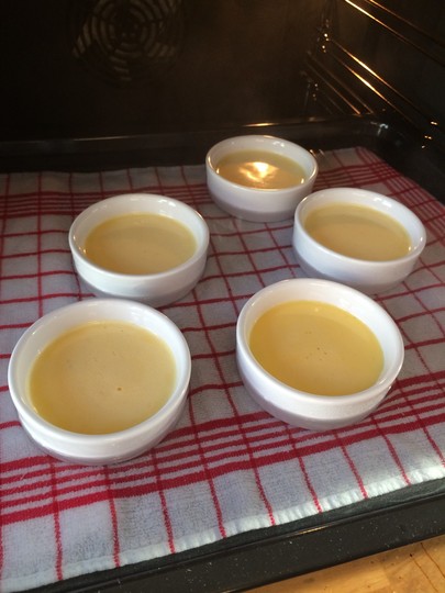 Desserten til tapasm��ltidet v��rt er klar til baking